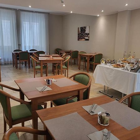 Hotel Lux Alessandria Luaran gambar