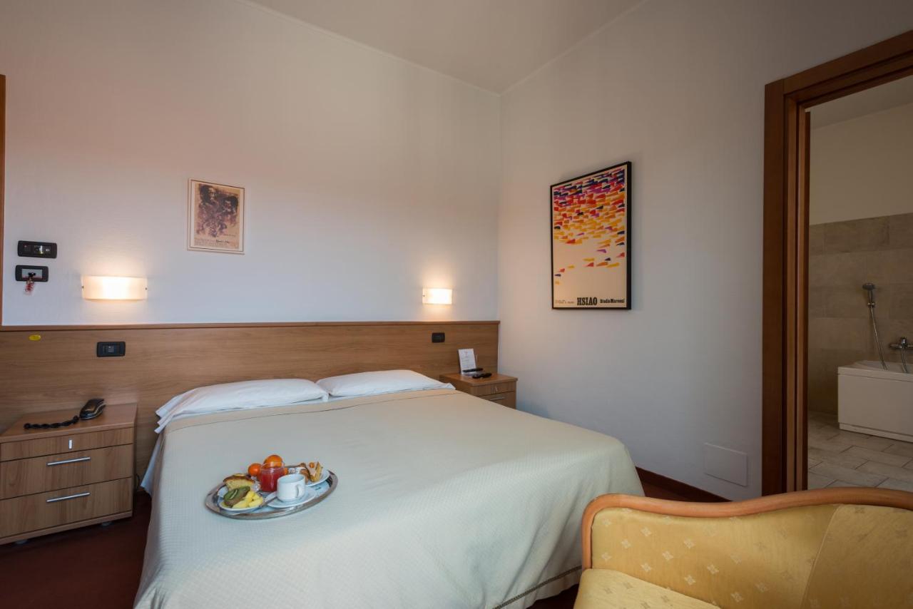 Hotel Lux Alessandria Luaran gambar