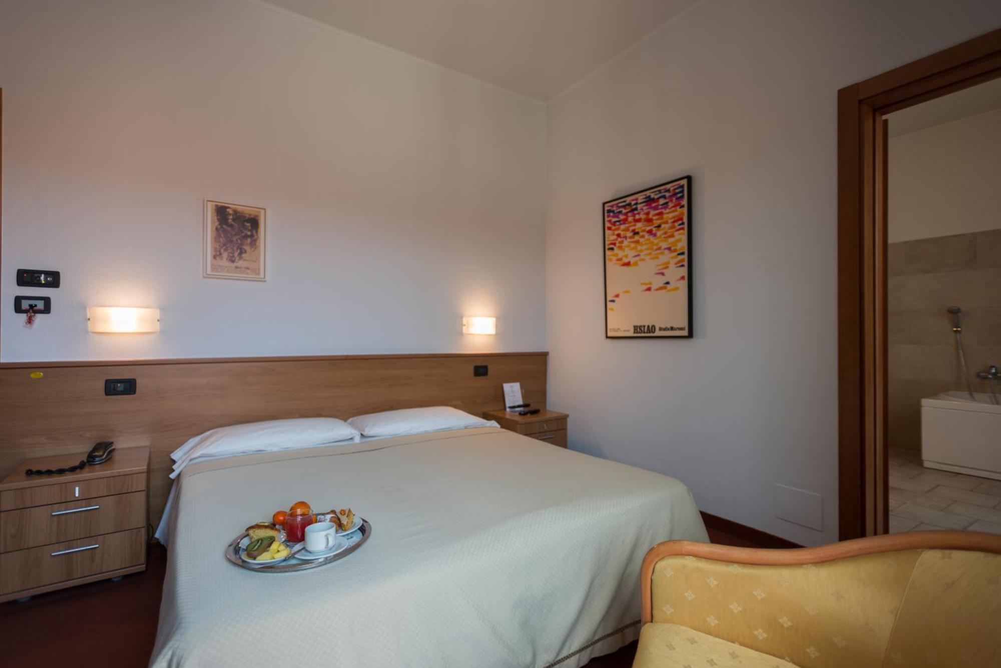 Hotel Lux Alessandria Luaran gambar
