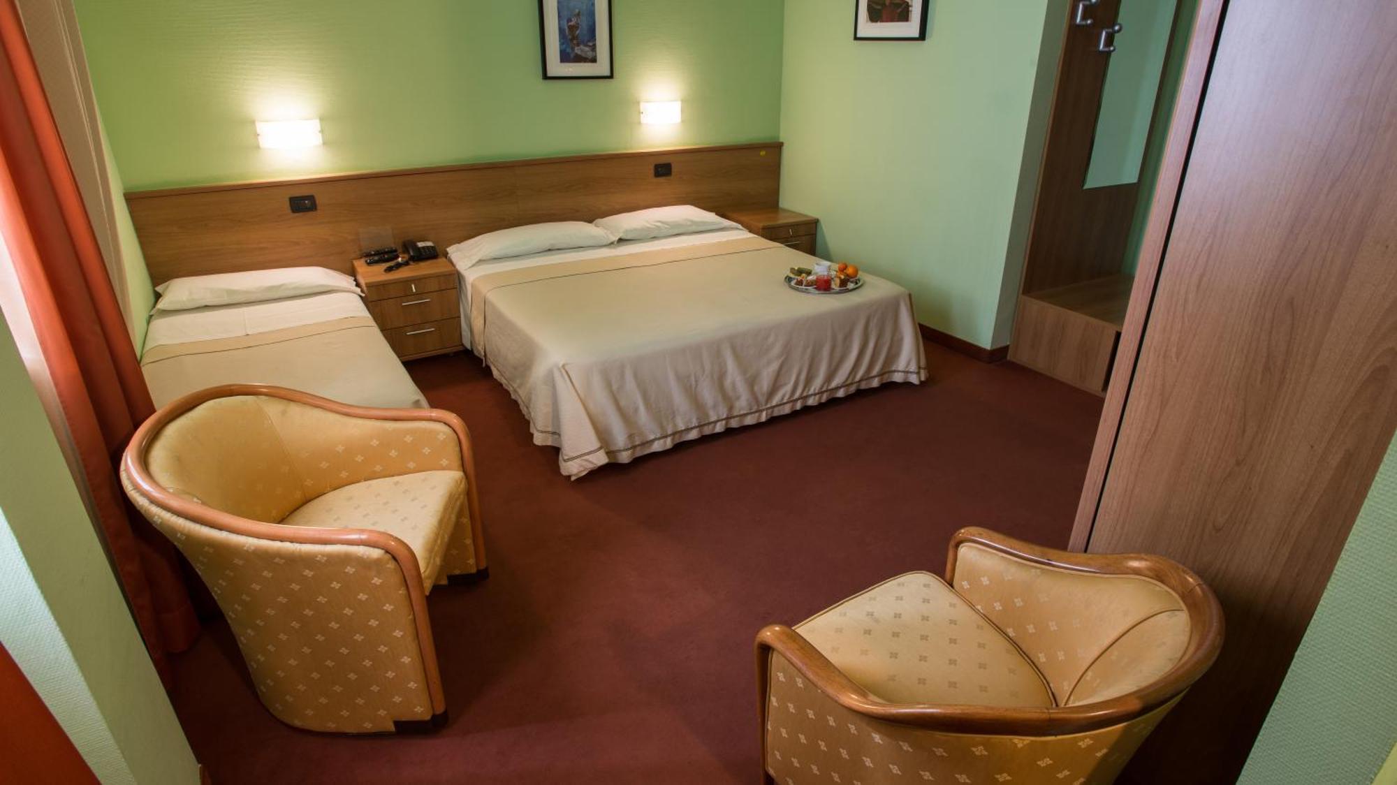 Hotel Lux Alessandria Luaran gambar