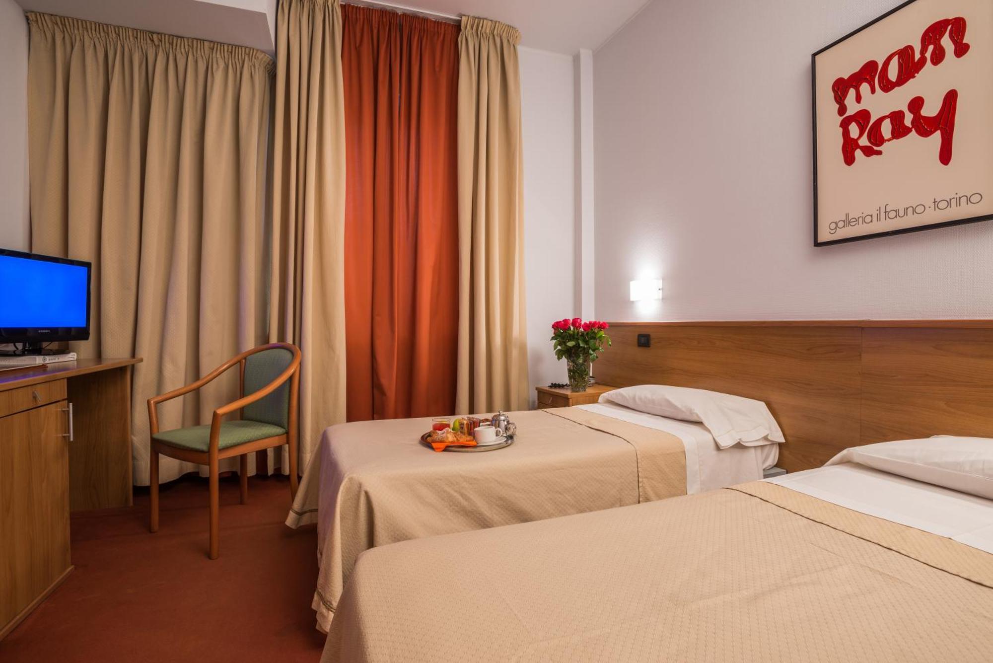 Hotel Lux Alessandria Luaran gambar
