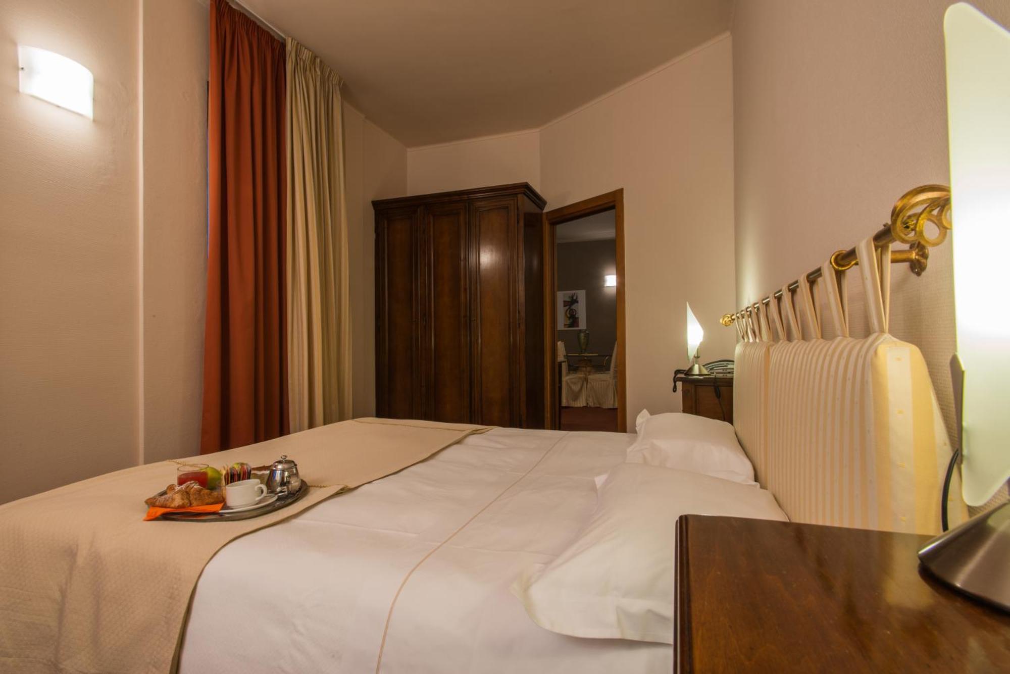 Hotel Lux Alessandria Luaran gambar