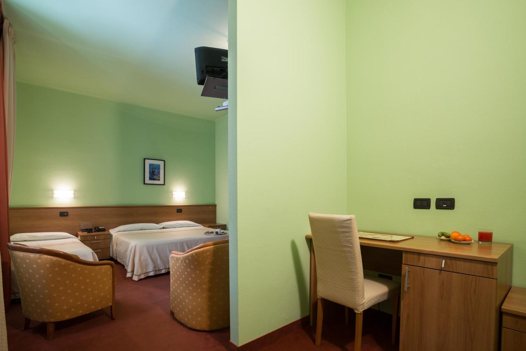 Hotel Lux Alessandria Luaran gambar