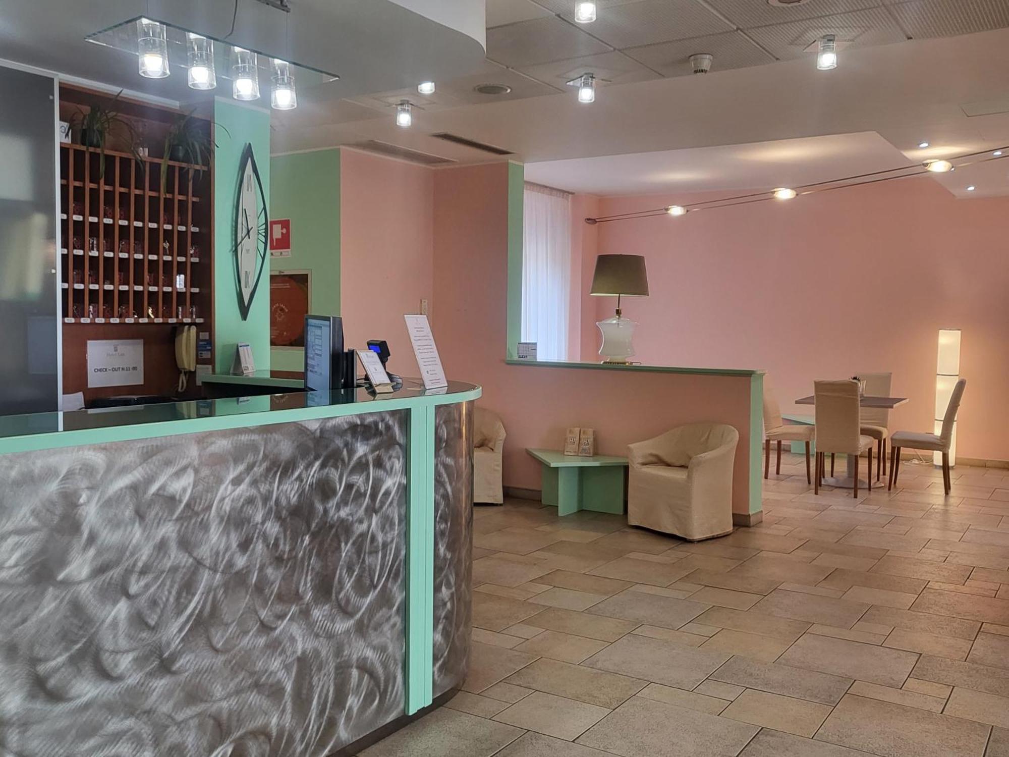 Hotel Lux Alessandria Luaran gambar