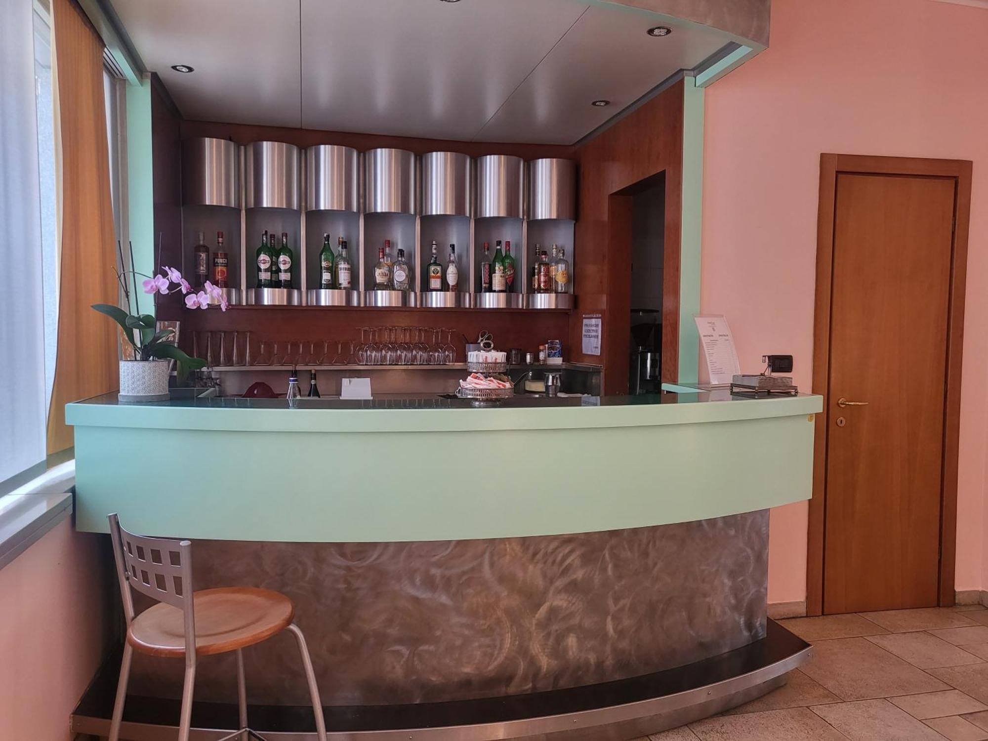 Hotel Lux Alessandria Luaran gambar