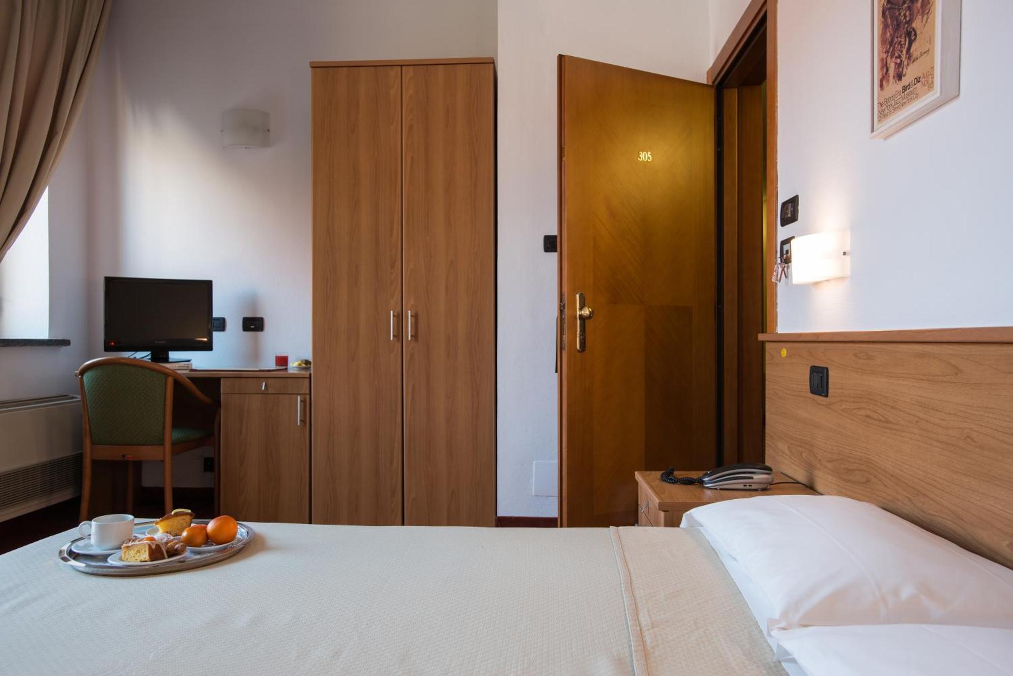 Hotel Lux Alessandria Bilik gambar