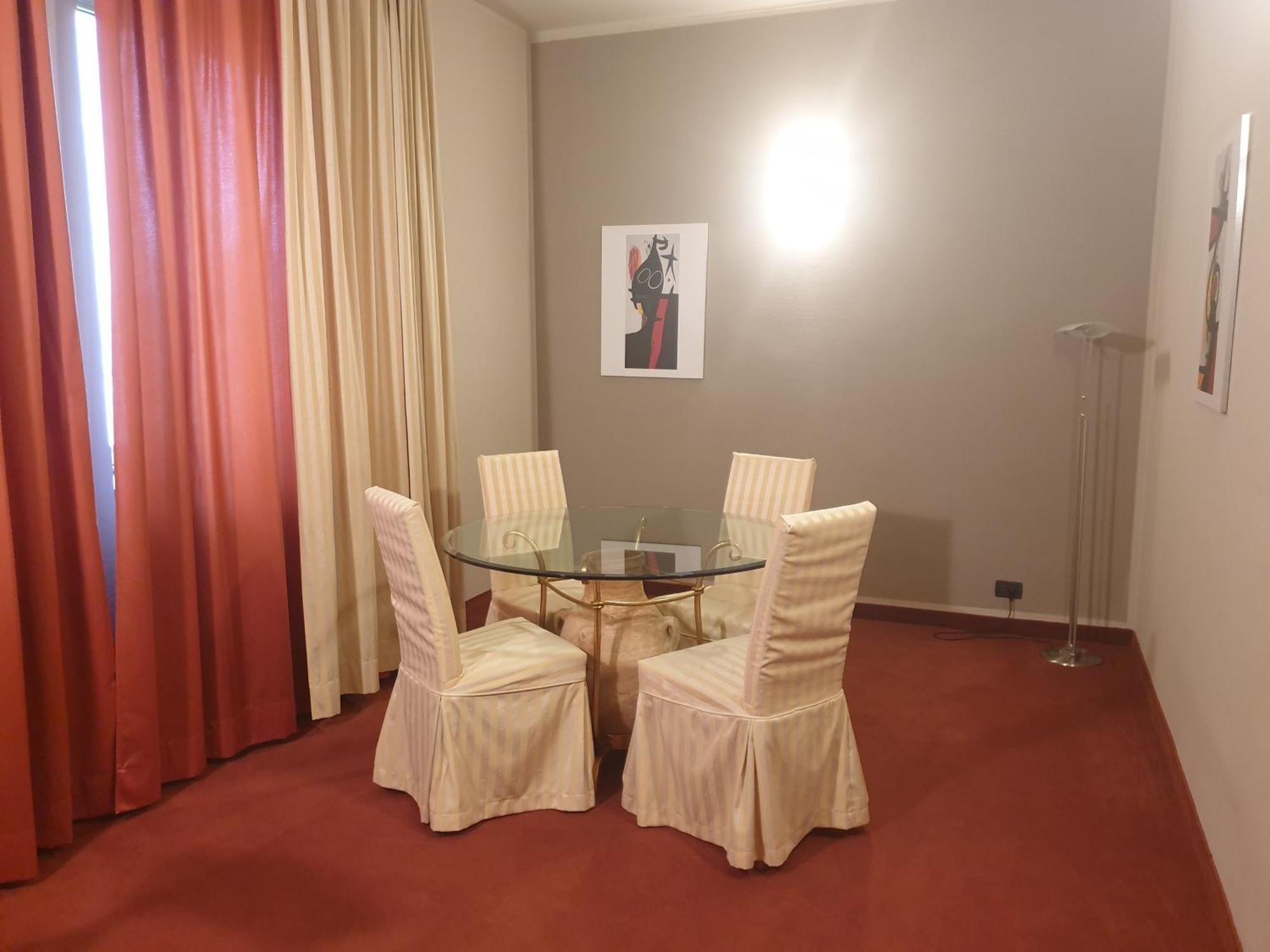 Hotel Lux Alessandria Bilik gambar