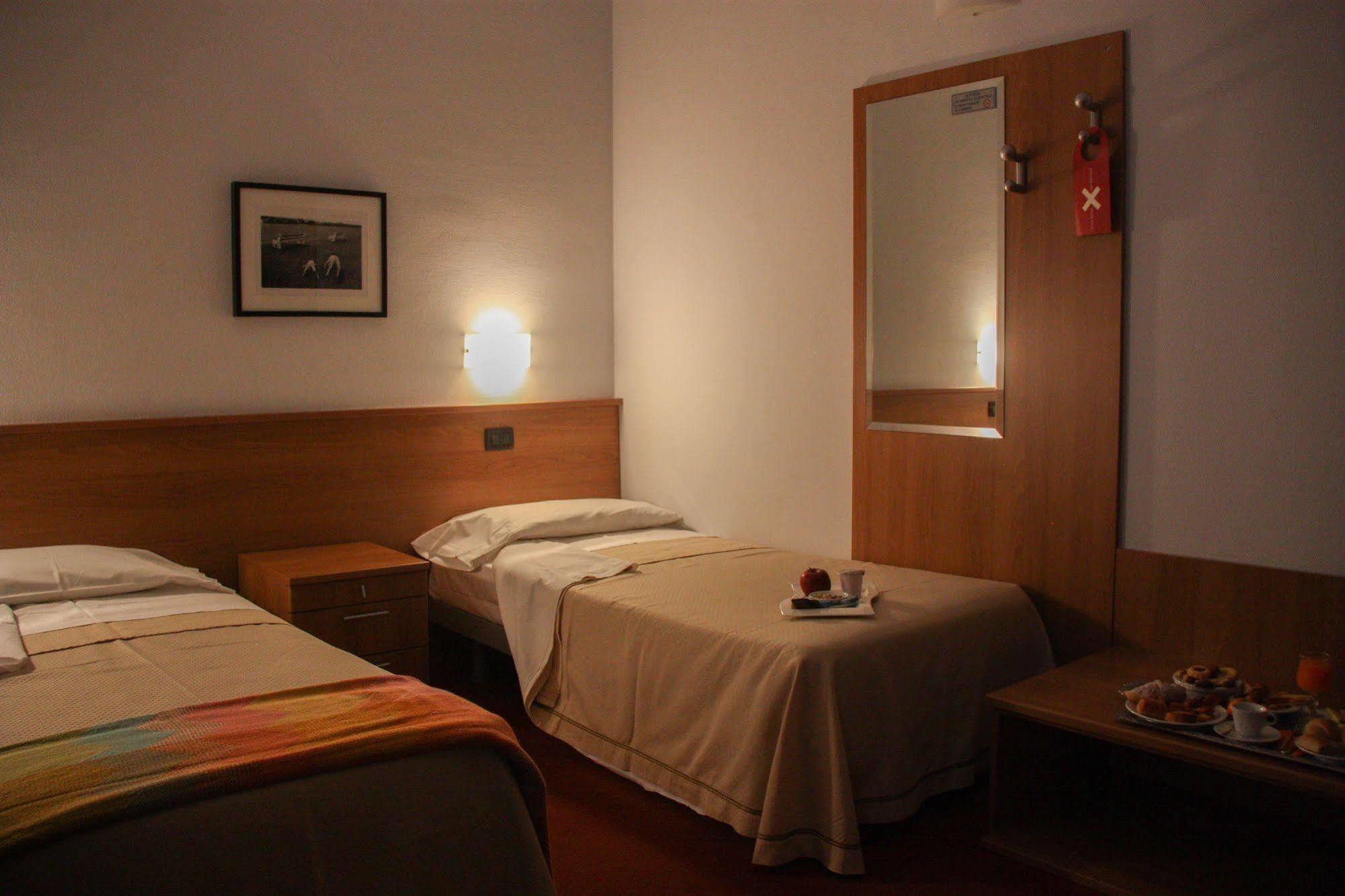 Hotel Lux Alessandria Luaran gambar