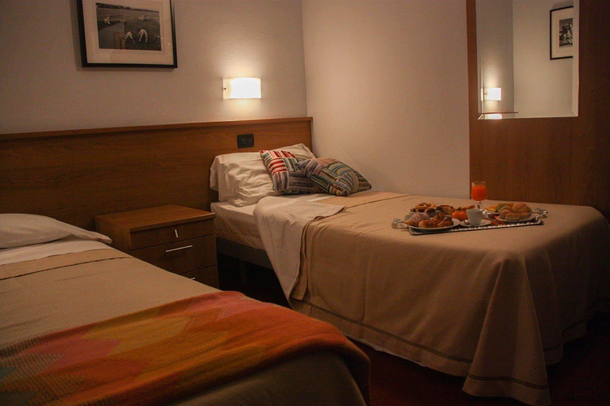 Hotel Lux Alessandria Luaran gambar