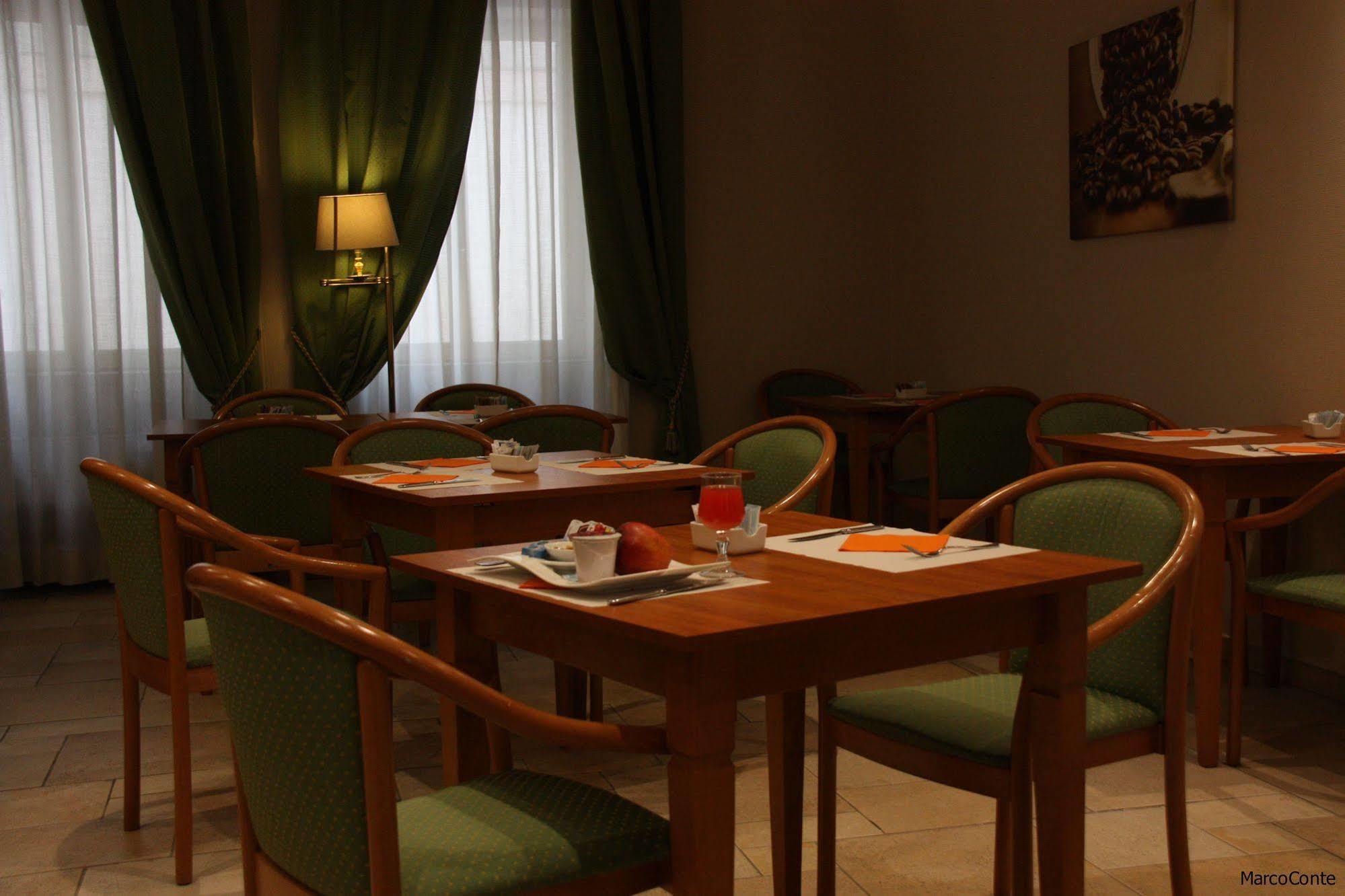 Hotel Lux Alessandria Luaran gambar